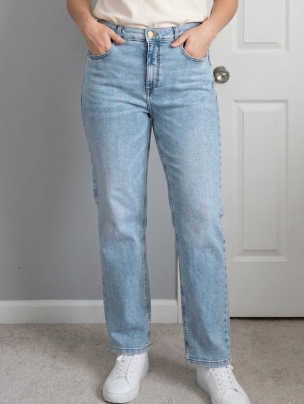 Pilcro Straight-Leg High-Rise Jeans in Light Blue Wash